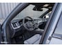 Volvo XC60 2.0 T8 Plug-in hybrid AWD Ultimate Dark Long range | Luchtvering | Bowers&Wilkins | Zwenkbare trekhaak | Panorama dak | Wol interieur |