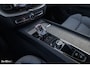 Volvo XC60 2.0 T8 Plug-in hybrid AWD Ultimate Dark Long range | Luchtvering | Bowers&Wilkins | Zwenkbare trekhaak | Panorama dak | Wol interieur |