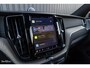 Volvo XC60 2.0 T8 Plug-in hybrid AWD Ultimate Dark Long range | Luchtvering | Bowers&Wilkins | Zwenkbare trekhaak | Panorama dak | Wol interieur |