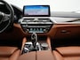 BMW 5-Serie Touring 530e Luxury Line PHEV 293pk Dealer O.H | Trekhaak Af Fabriek | Camera | Comfortstoelen Memory & Verwarmd | Cruise Control | Apple Carplay | Navigatie | Virtual | DAB | 18" L.M | BMW LED |  Plug In Hybrid