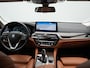 BMW 5-Serie Touring 530e Luxury Line Plug In Hybrid 293pk Dealer O.H PHEV | Trekhaak Af Fabriek | Camera | Comfortstoelen Memory & Verwarmd | Cruise Control | Apple Carplay | Navigatie | Virtual | DAB | 18" L.M | BMW LED |