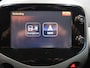 Toyota Aygo 1.0 VVT-i x-play 5-Deurs Airco Camera App connect Navigatie Bluetooth NL-auto NAP Cruise control Boekjes aanwezig 2 sleutels Carplay