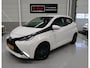 Toyota Aygo 1.0 VVT-i x-play 5-Deurs Airco Camera App connect Navigatie Bluetooth NL-auto NAP Cruise control Boekjes aanwezig 2 sleutels Carplay