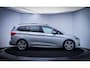 BMW 2-Serie Gran Tourer 220i 7p. M-SPORT PANO | ALCANTARA | CAMERA | STOELVERW | NAVI | ELEK KLEP | LMV 18''
