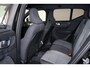 Volvo XC40 B3 Plus Black Edition - IntelliSafe Assist & Surround - 360º Camera - Harman/Kardon audio - Verwarmde voorstoelen & stuur - Parkeersensoren voor & achter - Elektr. bedienb. voorstoelen met geheugen links - Draadloze tel. lader - Extra getint glas - 20' LMV