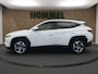Hyundai Tucson 1.6 T-GDI HEV Premium - APPLE CARPLAY/ANDROID AUTO - PANORAMADAK - ELEKTRISCHE ACHTERKLEP - CLIMATE CONTROL - BLUETOOTH TELEFOONVOORBEREIDING - ADAPTIEVE CRUISE CONTROL - EXTRA GETINT GLAS ACHTER