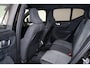 Volvo XC40 B3 Plus Black Edition - IntelliSafe Assist & Surround - 360º Camera - Harman/Kardon audio - Verwarmde voorstoelen & stuur - Parkeersensoren voor & achter - Elektr. bedienb. voorstoelen met geheugen links - Draadloze tel. lader - Extra getint glas - 20' LMV