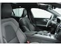 Volvo S60 2.0 B4 Mild Hybrid Plus Dark | Sportchassis (15mm Verlaagd) | 20 Inch Lichtmetalen Velgen | Glazen Schuif-/Kanteldak | Exterieur Styling Kit | Diffusor Met Glossy Black Uitlaat Eindstukken | Getinte Ramen | Power Seats Met Geheugen | Adaptive Cruise COntrol | Pilot Assist | BLIS | Nappa Leder/Open Grid Textiel | Google Services | tuurverwarming | Achterbank Verwarming | Stoelverwarming | Parkeersensoren Voor & Achter | Achteruitrijcamera |