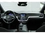 Volvo S60 2.0 B4 Mild Hybrid Plus Dark | Sportchassis (15mm Verlaagd) | 20 Inch Lichtmetalen Velgen | Glazen Schuif-/Kanteldak | Exterieur Styling Kit | Diffusor Met Glossy Black Uitlaat Eindstukken | Getinte Ramen | Power Seats Met Geheugen | Adaptive Cruise COntrol | Pilot Assist | BLIS | Nappa Leder/Open Grid Textiel | Google Services | tuurverwarming | Achterbank Verwarming | Stoelverwarming | Parkeersensoren Voor & Achter | Achteruitrijcamera |