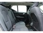 Volvo XC40 T2 Momentum Business | Adaptive Cruise Control | Pilot Assist | Elektrisch Glazen Schuif- en Kantel dak | Achteruitrijcamera | DAB | Lichtmetalen Velgen | Regensensor