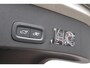 Volvo XC40 T2 Momentum Business | Adaptive Cruise Control | Pilot Assist | Elektrisch Glazen Schuif- en Kantel dak | Achteruitrijcamera | DAB | Lichtmetalen Velgen | Regensensor