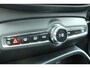 Volvo XC40 T2 Momentum Business | Adaptive Cruise Control | Pilot Assist | Elektrisch Glazen Schuif- en Kantel dak | Achteruitrijcamera | DAB | Lichtmetalen Velgen | Regensensor