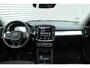 Volvo XC40 T2 Momentum Business | Adaptive Cruise Control | Pilot Assist | Elektrisch Glazen Schuif- en Kantel dak | Achteruitrijcamera | DAB | Lichtmetalen Velgen | Regensensor