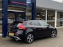 Volvo V40 1.5 T3 Polar+ Sport / Automaat / NL-Auto / Dealer-Onderhouden / Panodak / Harman-Kardon / Half-Leder/Half-Alcantara / Cruise-Control / Climate-Control / Stoelverwarming / Trekhaak / Keyless / LED / DAB Radio-Bluetooth / Navi / PDC V+A met Camera / 17'' LMV / ENZ.