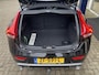 Volvo V40 1.5 T3 Polar+ Sport / Automaat / NL-Auto / Dealer-Onderhouden / Panodak / Harman-Kardon / Half-Leder/Half-Alcantara / Cruise-Control / Climate-Control / Stoelverwarming / Trekhaak / Keyless / LED / DAB Radio-Bluetooth / Navi / PDC V+A met Camera / 17'' LMV / ENZ.
