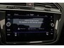 Volkswagen Tiguan R-Line Business 1.5 TSI 150pk DSG Automaat Trekhaak, Panoramadak, LED matrix koplampen, Black style, Navigatie, Elektrische achterklep, Achteruitrijcamera