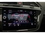 Volkswagen Tiguan R-Line Business 1.5 TSI 150pk DSG Automaat Trekhaak, Panoramadak, LED matrix koplampen, Black style, Navigatie, Elektrische achterklep, Achteruitrijcamera