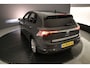 Volkswagen Golf Life Edition 1.5 TSI eHybrid 204pk DSG Automaat Adaptive cruise control, Achteruitrijcamera, LED koplampen, App connect, Parkeersensoren, Stuurwiel verwarm, Stoelverwarming