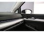 Volkswagen Golf Life Edition 1.5 TSI eHybrid 204pk DSG Automaat Adaptive cruise control, Achteruitrijcamera, LED koplampen, App connect, Parkeersensoren, Stuurwiel verwarm, Stoelverwarming