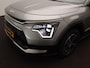 Kia Niro Hybrid 1.6 GDi DynamicPlusLine | Trekhaak | 4-season banden | Parkeersensoren v+a met achteruitrijcamera | Zonnedak | Metaalkleur |