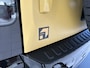 Land Rover Defender 110 P300e Trophy Edition Deep Sandglow Yellow Sandglow Yellow / Ebony