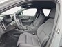 Volvo EX40 Single Motor Extended Range Business Ed. 82 kWh | PRIVATE LEASE VANAF: €929 p.m. | Harman Kardon | Stuur- en stoelverwarming | 19 inch | Elek. achterklep