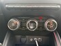 Renault Clio 1.6 E-Tech Full Hybrid 145 esprit Alpine AUTOMAAT NAVI AIRCO CAMERA CRUISE CONTROLE 9.3 INCH APPLE CARPLAY ANDROID AUTO SPORTSTOELEN ZEER DIKKE AUTO