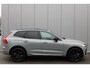 Volvo XC60 T6 Plug-in hybrid AWD Ultra Black Edition | Luchtvering | Sportstoelen | Extra getint glas