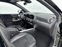 Mercedes-Benz B-klasse 250 e AMG Line 218PK | Automaat | Stoelverwarming | Half-Lederen Bekleding | Navigatie | Achteruitrijcamera | Elektrische Achterklep | Carbon Dashboard