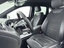 Mercedes-Benz B-klasse 250 e AMG Line 218PK | Automaat | Stoelverwarming | Half-Lederen Bekleding | Navigatie | Achteruitrijcamera | Elektrische Achterklep | Carbon Dashboard