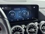 Mercedes-Benz B-klasse 250 e AMG Line 218PK | Automaat | Stoelverwarming | Half-Lederen Bekleding | Navigatie | Achteruitrijcamera | Elektrische Achterklep | Carbon Dashboard