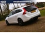 Volvo V60 1.6 T3 R-Design Aut. | Origineel NL | Slechts 95.000KM | Sportpakket | Historie | Navigatie | Trekhaak | Cruise | NAP |
