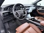 Audi E-tron 55 Quattro 95kWh SOH 96% Panoramadak Sportstoelen Trekhaak Adap.Cruise 360°Camera Apple Carplay Android Auto Leder Navi Ecc Business Edition Plus Elek.Stoelen+Memory Elek.Achterklep Matrix Led AWD 4WD 1.800KG Trekgewicht 1e Eigenaar Origineel Nederlandse Auto Zeer complete Audi 55 E-tron
