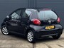 Toyota Aygo 1.0-12V 5 deurs - AIRCO - LM VELGEN - EL. RAMEN - CPV - RADIO/CD - STUURBEKRACHTIGING - AIRBAGS - ZWART METALLIC - APK T/M 31-01-2027 -