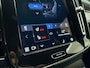 Volvo XC40 B4 211pk Core / Stoel + Stuuw. Verwarming / PDC + Camera / 18'' / Extra Getint Glas / Elektr. Achterklep / Metallic Lak / Google / Draadloze Telefoon Oplader /