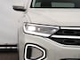 Volkswagen T-Roc 1.5 TSI Style 150PK DSG | Stoel/stuurverwarming | Led matrix | Camera | Keyless | Side assist