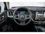 Volvo XC60 2.0 T8 Plug-in hybrid AWD Plus Bright | Long Range | Trekhaak | Harman Kardon | 360 Camera | Stoel en Stuurverwarming | BLIS | Donker Glas | Panoramadak |