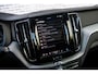 Volvo XC60 2.0 T8 Plug-in hybrid AWD Plus Bright | Long Range | Trekhaak | Harman Kardon | 360 Camera | Stoel en Stuurverwarming | BLIS | Donker Glas | Panoramadak |