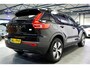 Volvo XC40 1.5 T5 193kW/262pk DCT7 Plug-in hybrid Plus Dark LEDER/ALACANTARA + TREKHAAK + LANE ASSIST + NAVI SENSUS + ADAPT.CRUISE + STOEL-&STUURVERWARMING + FULL LED + CAMERA + EL.STOELVERSTELLING + KEYLESS ENTRY&GO + PD-GLASS + PARKSENSOREN + 18" LM-VELGEN!!