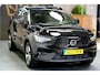 Volvo XC40 1.5 T5 193kW/262pk DCT7 Plug-in hybrid Plus Dark LEDER/ALACANTARA + TREKHAAK + LANE ASSIST + NAVI SENSUS + ADAPT.CRUISE + STOEL-&STUURVERWARMING + FULL LED + CAMERA + EL.STOELVERSTELLING + KEYLESS ENTRY&GO + PD-GLASS + PARKSENSOREN + 18" LM-VELGEN!!