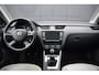 Skoda Octavia Combi 1.6 TDi Greentech Elegance Businessline Panoramadak | Leder | Xenon | Elek. Stoelen | Keyless | 18 Inch LMV