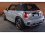 MINI John Cooper Works Mini Cabrio 2.0 232pk HUD Navi Leer Camera Harman K. PDC Carplay Keyless Go & Entry LM velgen Zwarte binnenhemel Stoelverwarming Sportstoelen LED BTW auto!
