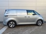 Volkswagen ID. Buzz Cargo Bedrijfswagens Bulli Edition Elektromotor 125 kW (170 pk) 2988 mm Navigatie - Stoelverwarming - Trekhaak - LED Matrix - Schuifdeur links & rechts - 360 camera