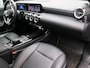 Mercedes-Benz A-klasse 180 Business Solution Achteruitrijcamera | Ledkoplampen | Stoelverwarming | Spiegelpakket | Sfeerverlichting. Inclusief 24 maanden Mercedes-Benz Certified garantie voor Europa.