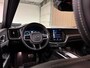 Volvo XC60 T6 AWD Recharge R-Design | Trekhaak | 360° Camera | Adaptieve Cruise Control | Stoel en Stuurwielverwarming | 21 Inch | Schuifdak | Pilot Assist | BLIS Dode Hoek Detectie | Lederen dashboard | Elektrische voorstoelen geheugen | Contour stoelen met wit stiksel en bies | Keyless Drive | Parkeersensoren voor+achter | Elektrisch bedienbare achterklep | Geïntegreerde kinderzitjes achterin | Draadloos telefoon opladen | DAB Radio | Apple Carplay/Android Auto | Volvo On Call met mobiele App functie | Onyx Black Metallic |