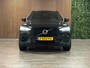 Volvo XC60 T6 AWD Recharge R-Design | Trekhaak | 360° Camera | Adaptieve Cruise Control | Stoel en Stuurwielverwarming | 21 Inch | Schuifdak | Pilot Assist | BLIS Dode Hoek Detectie | Lederen dashboard | Elektrische voorstoelen geheugen | Contour stoelen met wit stiksel en bies | Keyless Drive | Parkeersensoren voor+achter | Elektrisch bedienbare achterklep | Geïntegreerde kinderzitjes achterin | Draadloos telefoon opladen | DAB Radio | Apple Carplay/Android Auto | Volvo On Call met mobiele App functie | Onyx Black Metallic |