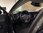 Volvo V60 B3 Essential Edition | Pine Grey! | Trekhaak | All Season banden | Stoel en Stuurwielverwarming | Dealer onderhouden | Parkeercamera | Cruise Control | Parkeersensoren voor+achter | Climate Control L+R | Regensensor | 17 Inch | DAB Radio | Apple Carplay/Android Auto | Volvo On Call met mobiele App functie | Pine Grey Metallic |