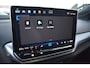 Volkswagen ID.4 Limited Edition | 'App-Connect' draadloze smartphone integratie | Achterbank in ongelijke delen neerklapbaar incl. middenarmsteun en doorlaadmogelijkheid | Afstandscontrolesysteem (Front Assist), met voetgangers- en fietsersherkenning