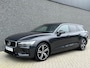 Volvo V60 2.0 T8 Twin Engine AWD R-Design | Pano | Dodehoekassistent | Carplay | Harman Kardon | Rijhulp | Rijstrookassistent |