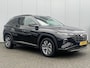 Hyundai Tucson 1.6 T-GDI HEV Comfort Smart / Elektrische Achterklep / Navigatie / Stoel & Stuurverwarming / Android Auto & Apple CarPlay / Adaptieve Cruise Control / Achteruitrijcamera / Parkeersensoren Voor + Achter / Passagiersstoel In Hoogte Verstelbaar /